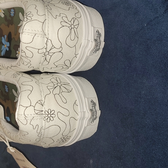 New Vans Classic slip-ons "U PAINT" sizes 10.5,11 and 11.5 - Picture 4 of 6